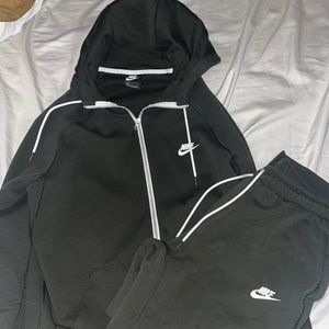 Nike Large Hunter green sweatpants set
